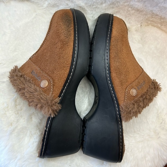 Crocs women’s rust tan cobbler leather suede Clog shoes with fur insoles Sz-9. L - Picture 5 of 16